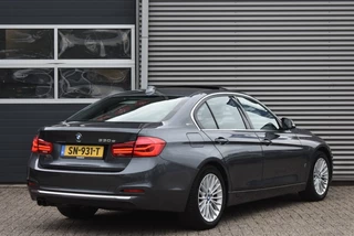 BMW 3 Serie BMW 3 Serie 330E HIGH EXEC. / SCHUIF KANTELDAK / STOELVERWARMING / LEDERE BEKLEDING - afbeelding nr 3