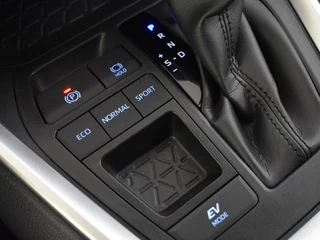 Toyota RAV4 Toyota RAV4 2.5 Hybrid Dynamic | Navigatie | Parkeersensoren - afbeelding nr 27