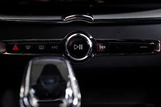 Volvo XC60 | S/K-Panodak | Dig. Cockpit | Adapt. Cruise | Memory Stoelen | Elek. Klep | Stoel-+stuurverw. | Camera | NAV+App. Connect | LM 19