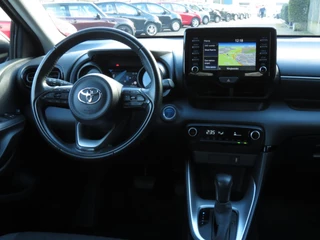 Toyota Yaris Toyota Yaris 1.5 Hybrid Dynamic | 1e EIGENAAR | DEALER ONDERHOUDEN | NAVI | KEYLESS ENTRY+GO | CAMERA | ADAPTIVE CRUISE | DAB+ | - afbeelding nr 6