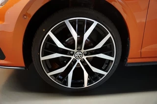 Volkswagen Polo Volkswagen Polo 1.0 TSI COMFORTLINE BUSINESS R-LINE / AIRCO/ NAVIGATIE - afbeelding nr 4