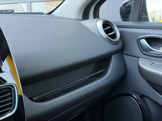 Renault Clio Renault Clio TCe 90 Limited Navi Airco Bluetooth Cruise - afbeelding nr 33
