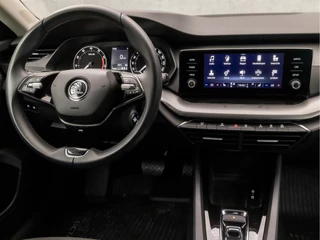 Škoda Octavia Škoda Octavia 1.0 e-TSI Sport Automaat (APPLE CARPLAY, GROOT NAVI, CAMERA, GETINT GLAS, SPORTSTOELEN, STOELVERWARMING, KEYLESS, CRUISE, NIEUWE APK, NIEUWSTAAT) - afbeelding nr 7