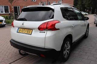 Peugeot 2008 Peugeot 2008 1.2 PureTech Allure. Navigatie, trekhaak, dealer onderhouden. - afbeelding nr 7