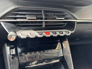 Peugeot 208 Peugeot 208 1.2 PT 100 Allure, Carplay, Dab, Navi, Clima, Cruise, Led - afbeelding nr 30
