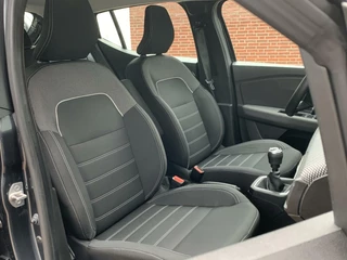 Dacia Sandero Dacia Sandero 1.0 TCe Airco Cruise Dab Led Carplay Pdc 2023 Eerste Eigenaar Dealer Onderhouden 42349 KM Gereden - afbeelding nr 6