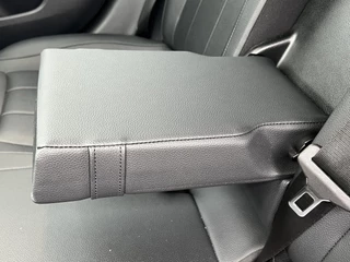 Mercedes-Benz CLA Navigatie Trekhaak Panoramadak Elek. Stoelen Leer Stoelverwarming DAB Keyless Getint Glas  NL Auto BTW - afbeelding nr 38