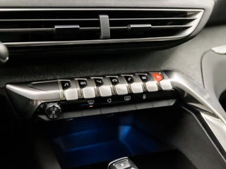 Peugeot 3008 Peugeot 3008 1.2 PureTech Sport Automaat (APPLE CARPLAY, GROOT NAVI, 360 CAMERA, TREKHAAK, LEDER, KEYLESS, SPORTSTOELEN, CRUISE, GETINT GLAS, NIEUWE APK, NIEUWSTAAT) - afbeelding nr 9