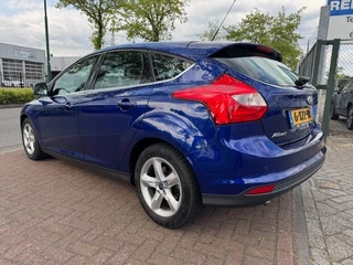 Ford Focus Airco/ECC,Cruisecontrol,Navigatie - afbeelding nr 2