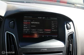 Ford Focus Ford Focus Wagon 1.5 Red Edition 18Inch/Trekhaak/NAP/Cruise - afbeelding nr 26