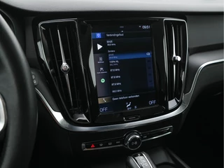Volvo V60 Volvo V60 2.0 T4 Aut. *FULL-LED | DIGI-COCKPIT | NAVI-FULLMAP | ECC | CRUISE | COMFORT-SEATS | LANE-ASSIST | CARPLAY | 18