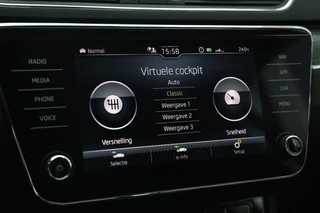 Škoda Superb Škoda Superb Combi 1.4TSI iV 218PK Business Ed. Plus *NAP/Trekh/Virtual/Stoelvw/Keyless* - afbeelding nr 33