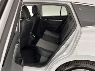 Škoda Enyaq iV Škoda Enyaq iV 80 Comfort [ 3-Fase ] (INCL-BTW) *DIGI-COCKPIT | FULL-LED | LEATHER-MICROFIBRE | BLINDSPOT | CAMERA | NAVI-FULLMAP | DAB+ | KEYLESS | HEATED-SPORTSEATS | CARPLAY | AMBIENT-LIGHT | CCS-FASTLOADER | SHIFT-PADDLES | - afbeelding nr 9