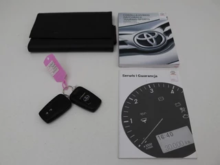 Toyota Corolla Toyota Corolla 2.0 Hybrid GR-Sport | Stoel & stuurverwarming | Camera | Adaptive cruise | Sportstoelen | Park Assist | Half leder | Full LED | Keyless - afbeelding nr 13