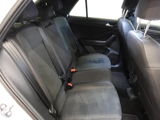 Volkswagen T-Roc Volkswagen T-Roc 1.0 TSI R-Line Business Airco Navi Carplay PDC VA Massage Full LED Adaptive Cruise Control Ambiente verlichting - afbeelding nr 43