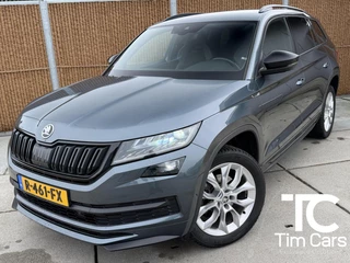 Škoda Kodiaq 1.5 TSI 4x4 Sportline Automaat | Trekhaak uitklapbaar | Grootscherm navigatiesysteem | LED verlichting | Canton HiFi | Sfeerverlichting | Elektrisch verstelbare voorstoelen | 360° camera | Parkeersensoren voor en achter