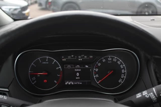Opel Zafira Opel Zafira 1.4 Turbo Edition 7p. / Trekhaak / Panoramadak / Camera / Leder / 19'' / Navigatie / Stuurverwarming / DAB / ACC / Stoelverwarming / LED-lichtpakket - afbeelding nr 18