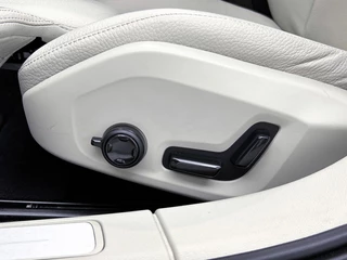 Volvo V60 Volvo V60 2.0 T6 AWD Ultimate Bright | 360° Camera | Trekhaak | Panoramada - afbeelding nr 26