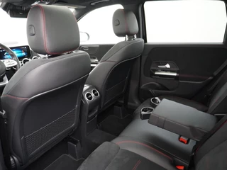 Mercedes-Benz B-Klasse Mercedes-Benz B-Klasse 180 AMG // Panoramadak // Camera // Augemented Reality // Carplay // Elek. Achterklep // Night Pakket // Cruise Control - afbeelding nr 14