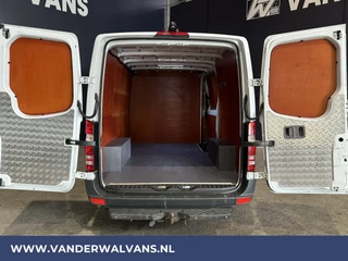 Mercedes-Benz Sprinter Mercedes-Benz Sprinter 316 CDI 163 pk L2H1 Euro6 Airco | Camera | Navigatie | 2800kg Trekhaak | Cruisecontrol Chauffeursstoel, Parkeersensoren - afbeelding nr 3