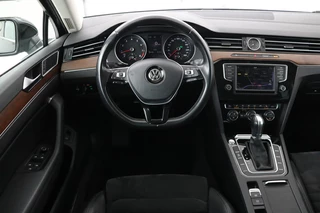 Volkswagen Passat Volkswagen Passat 1.4 TSI TSI Highline | Stoelverwarming | Carplay |  Trekhaak| Leder/Alcantara | Full LED | Navigatie | Adaptive cruise | Climate control - afbeelding nr 3