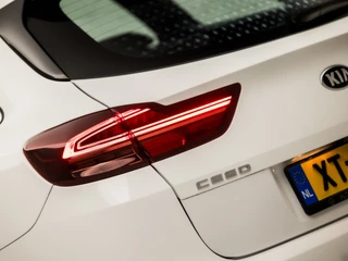 Kia Ceed Sportswagon (APPLE CARPLAY, GROOT NAVI, CAMERA, CLIMATE, SPORTSTOELEN, TREKHAAK, CRUISE, DAB+, NIEUWSTAAT) - afbeelding nr 25