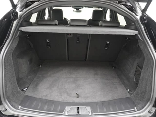 Jaguar E-PACE Jaguar E-Pace 1.5 P300e AWD R-Dynamic ORIG. NL. NAP KM. | CAMERA | RIJKLAARPRIJS INCL. 12 MND. BOVAGGARANTIE - afbeelding nr 12