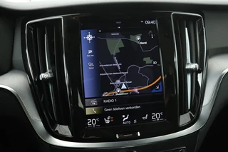 Volvo V60 Volvo V60 2.0 B3 Momentum | Leder |  Stoel & stuurverwarming | Carplay | Adaptive cruise | BLIS | Navigatie | Full LED | DAB - afbeelding nr 10