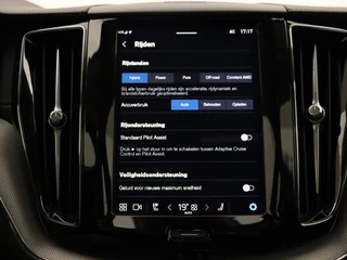 Volvo XC60 Volvo XC60 T6 PLUG-IN HYBRID ULTRA DARK SCHUIFDAK HARMAN KARDON TREKHAAK 20 - afbeelding nr 44