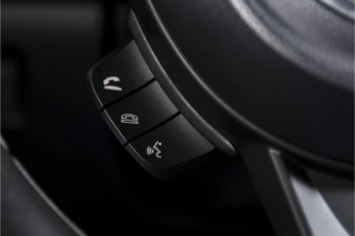 Suzuki Swift | Adapt. Cruise |Stoelverw. | Camera | NAV + App. Connect | ECC | Afn. Trekhaak | LM 16