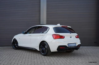 BMW 1 Serie BMW 1-serie M140i LCI2 | Schuifdak | Navi Pro | 719M | M Sport onderstel | Zaero diffuser | Alpinweiss - afbeelding nr 4