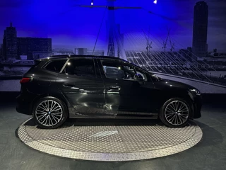 BMW 2 Serie BMW 2-serie Active Tourer 218i High Executive M Sport *Pano*Leder*19Inch *H&K* - afbeelding nr 2
