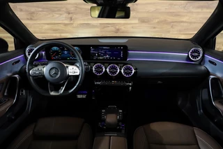 Mercedes-Benz A-Klasse Mercedes A-klasse 250e AMG|Pano|Leder|Night|Camera|Ambiance| - afbeelding nr 3