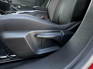Peugeot 2008 Peugeot 2008 1.2 PureTech 100 Allure|Camera|Carplay|Navigatie|Cruise|LED|DAB| - afbeelding nr 28