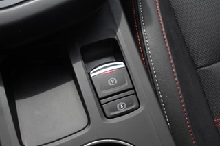 Renault Arkana Renault Arkana 1.6 E-Tech Hybrid 145 R.S. Line / Trekhaak / Panoramadak / Camera / Leder / 18'' / Bose / Keyless / Sfeerverlichting / Navigatie / Dodehoek / DAB / ACC / Stoelverwarming - afbeelding nr 29