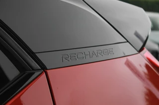 Volvo XC40 Volvo XC40 T5 Recharge R-Design | Panoramadak | Stoelverwarming | Parkeercamera | Keyless | Glossy Black - afbeelding nr 40