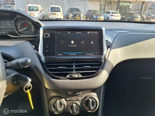 Peugeot 2008 PEUGEOT 2008 1.2 PURETECH BLUE LION AUTOMAAT / Carplay / Navigatie / - afbeelding nr 18