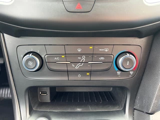 Ford Focus Ford Focus 1.5 TDCI TREND AIRCO NAVI PDC. - afbeelding nr 5