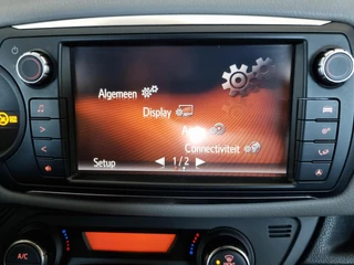 Toyota Yaris Toyota Yaris 1.3 VVT-i Dynamic Bi-Tone - afbeelding nr 43