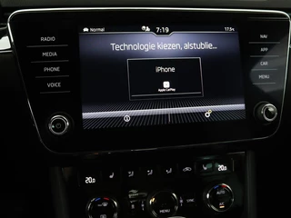 Škoda Superb Skoda Superb 1.4 TSI iV Laurin & Klement | Panoramadak |  Leder | Adaptive cruise | Canton Sound | Stoelverwarming | Standkachel | Carplay | Camera | Full LED | Memory - afbeelding nr 26