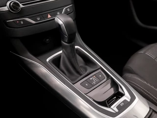 Peugeot 308 Automaat (PANORAMADAK, NAVIGATIE, LED KOPLAMPEN, CLIMATE, SPORTSTOELEN, GETINT GLAS, PARKEERSENSOREN, NIEUWE APK, NIEUWSTAAT) - afbeelding nr 11