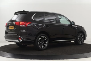 Mitsubishi Outlander Mitsubishi Outlander 2.0 PHEV Instyle+ | Schuifdak | Leder |  Stoel & stuurverwarming | Trekhaak | 360 camera | Adaptive cruise | Xenon | Climate control | Keyless - afbeelding nr 35