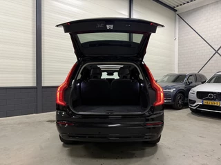 Volvo XC90 Volvo XC90 T8 Recharge AWD R-Design BLACK LONG RANGE PANO/TREKHAAK/HEAD-UP/MEMORY/H&K/CAMERA/ACC/PILOT-ASSIST/KEYLESS/LEER-SPORT/GOOGLE/PRIVACY/20