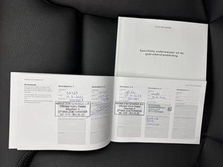 Volvo XC60 Volvo XC60 2.0 T6 Plug-in Hybrid AWD Inscription Expression (INCL-BTW)  AUT. *PANO | LUXURY-LEATHER | FULL-LED | HEATED-SPORTSEATS | NAVI-FULLMAP | CAMERA | PDC | ADAPT.CRUISE | CARPLAY | DIGI-COCKPIT | BLIS | SIPS | KEYLESS | 18