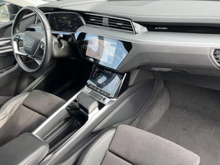 Audi e-tron Audi E-tron QUATTRO S-LINE 313PK 22INCH B&O+MEMORY+BTW AUTO - afbeelding nr 2