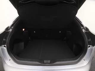 Toyota Yaris Cross Toyota Yaris Cross 1.5 Hybrid Adventure automaat | CarPlay | Navigatie | Parkeersensoren | Achteruitrijcamera | Stoelverwarming | LED verlichting | Elektrische kofferklep - afbeelding nr 15