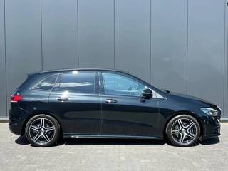 Mercedes-Benz B-Klasse Mercedes-Benz B-Klasse B 220 AMG Nightpakket 1e eig. Camera LED Navi Widescreen Sfeerlicht - afbeelding nr 2