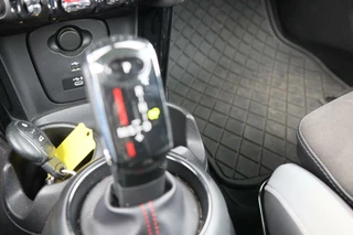 MINI Cooper Cabrio Mini Cabrio 2.0 John Cooper Works Chili 232 PK |Led|Schaalstoelen|Pdc|CarPlay|ACC|Adaptief Onderstel|Dealer onderhouden - afbeelding nr 23