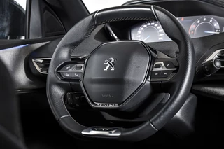 Peugeot 5008 | Dig. Cockpit | Adapt. Cruise | Stoelverw. | PDC | Camera | NAV + App. Connect | ECC | Elek. Klep | LM 19