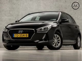 Hyundai i30 (APPLE CARPLAY, NAVIGATIE, CLIMATE, XENON, CAMERA, SPORTSTOELEN, PARKEERSENSOREN, LM VELGEN, CRUISE, NIEUWSTAAT) - afbeelding nr 1